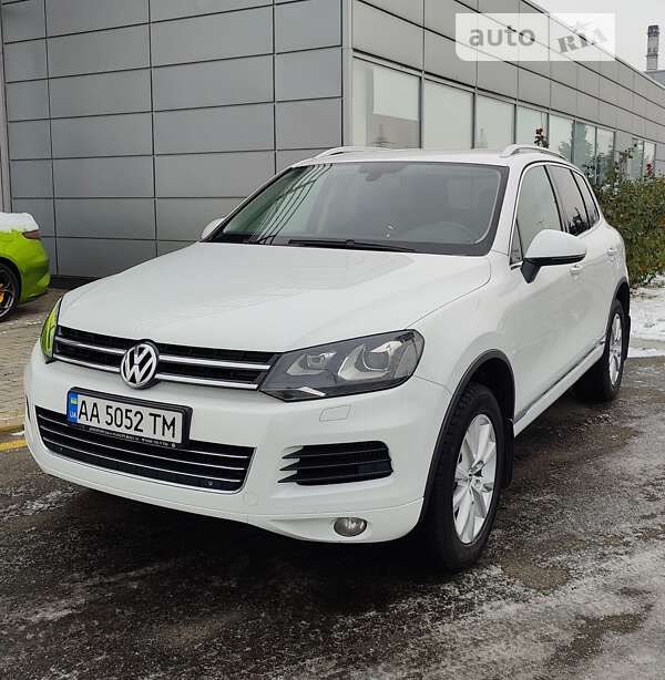 Позашляховик / Кросовер Volkswagen Touareg 2013 в Києві