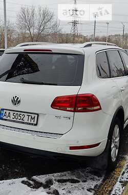 Позашляховик / Кросовер Volkswagen Touareg 2013 в Києві