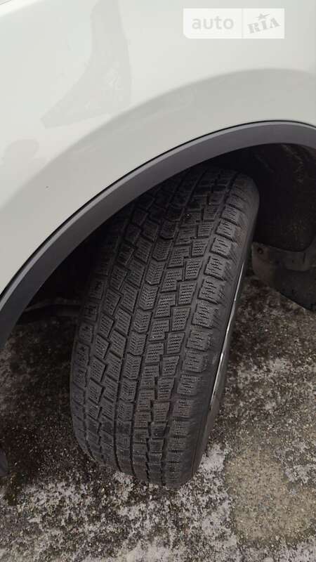 Внедорожник / Кроссовер Volkswagen Touareg 2013 в Киеве