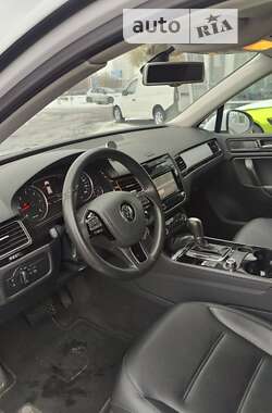 Позашляховик / Кросовер Volkswagen Touareg 2013 в Києві