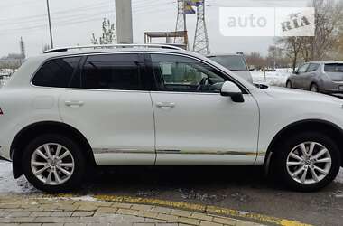 Позашляховик / Кросовер Volkswagen Touareg 2013 в Києві