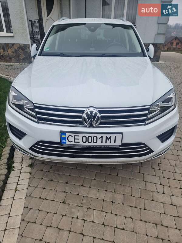 Внедорожник / Кроссовер Volkswagen Touareg 2016 в Черновцах
