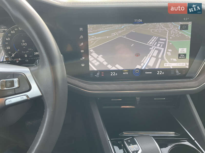 Позашляховик / Кросовер Volkswagen Touareg 2019 в Києві