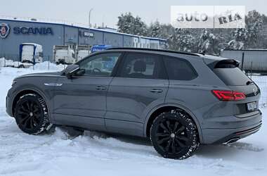 Внедорожник / Кроссовер Volkswagen Touareg 2019 в 