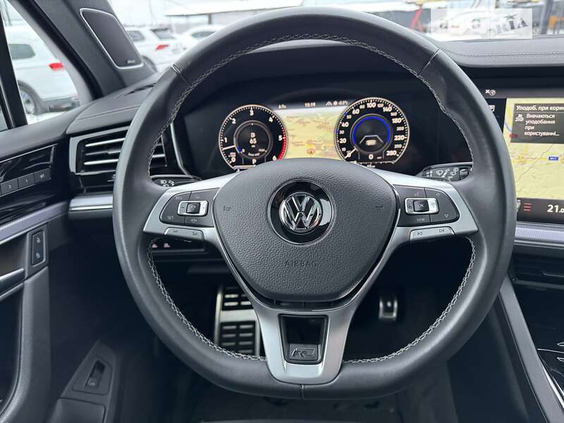 Позашляховик / Кросовер Volkswagen Touareg 2019 в Львові