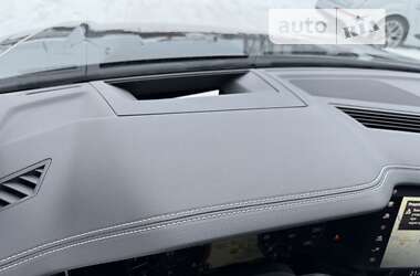 Внедорожник / Кроссовер Volkswagen Touareg 2019 в 