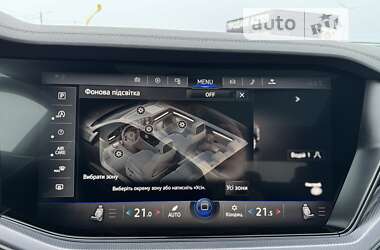 Внедорожник / Кроссовер Volkswagen Touareg 2019 в 