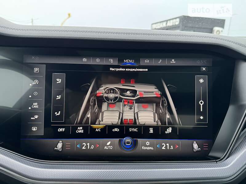 Позашляховик / Кросовер Volkswagen Touareg 2019 в Львові