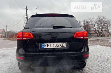 Позашляховик / Кросовер Volkswagen Touareg 2012 в 