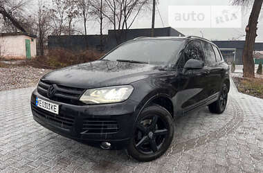 Позашляховик / Кросовер Volkswagen Touareg 2012 в 