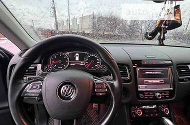 Позашляховик / Кросовер Volkswagen Touareg 2012 в 