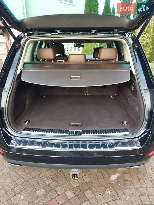 Внедорожник / Кроссовер Volkswagen Touareg 2012 в Надворной