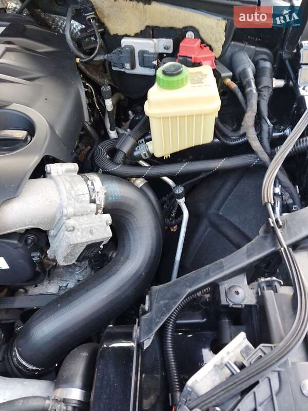 Внедорожник / Кроссовер Volkswagen Touareg 2012 в Надворной