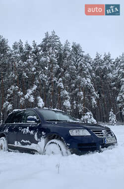 Внедорожник / Кроссовер Volkswagen Touareg 2005 в Мостиске