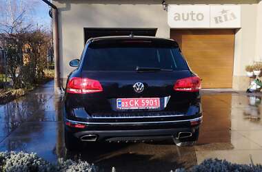 Внедорожник / Кроссовер Volkswagen Touareg 2016 в Черновцах