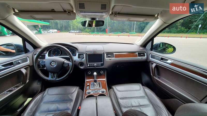 Внедорожник / Кроссовер Volkswagen Touareg 2017 в Киеве