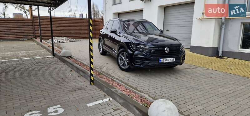Позашляховик / Кросовер Volkswagen Touareg 2021 в Києві