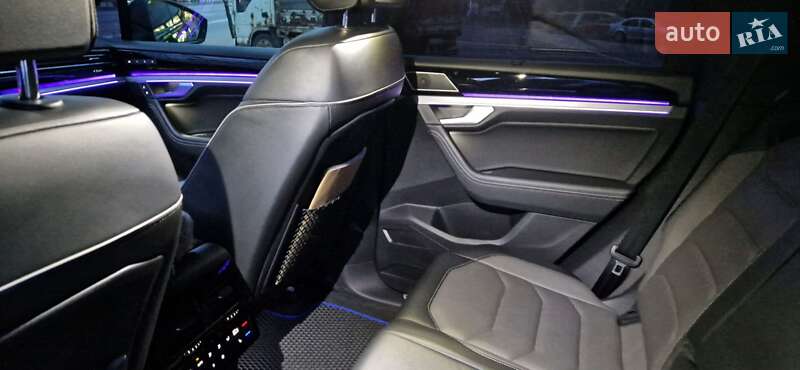 Позашляховик / Кросовер Volkswagen Touareg 2021 в Києві