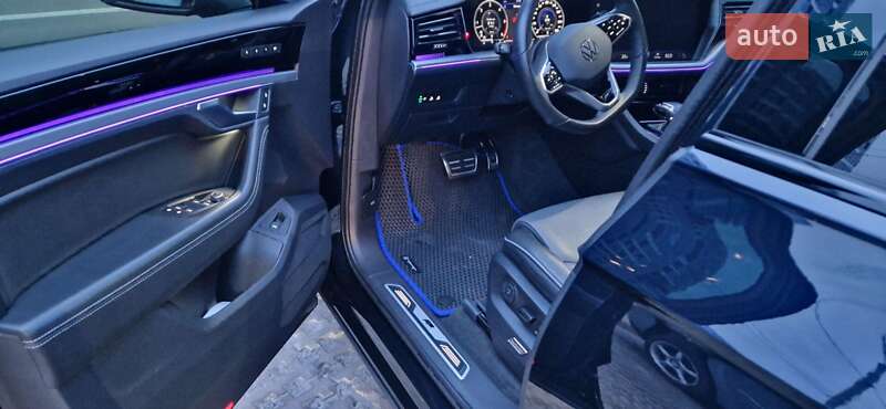 Позашляховик / Кросовер Volkswagen Touareg 2021 в Києві