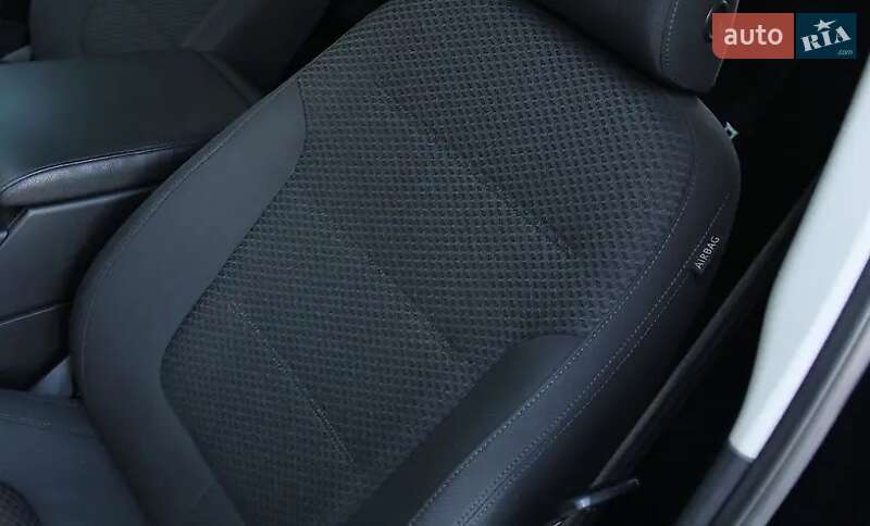 Внедорожник / Кроссовер Volkswagen Touareg 2013 в Хмельницком