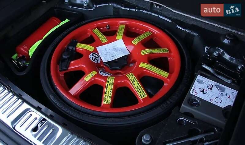 Внедорожник / Кроссовер Volkswagen Touareg 2013 в Хмельницком