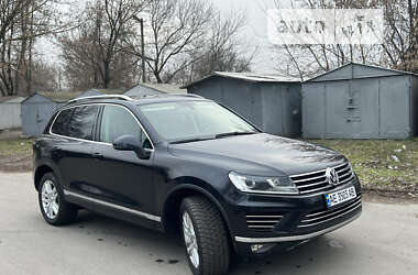 Внедорожник / Кроссовер Volkswagen Touareg 2015 в Днепре