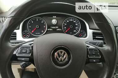 Внедорожник / Кроссовер Volkswagen Touareg 2015 в Звягеле