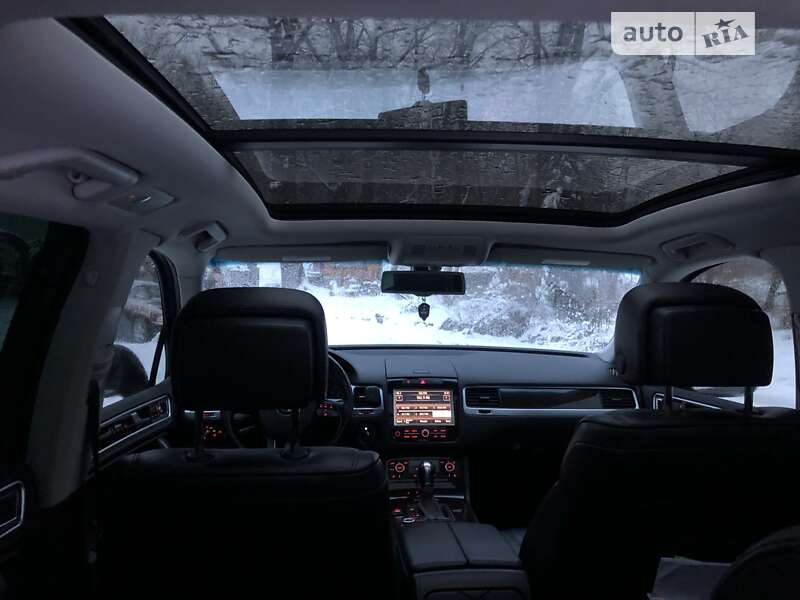 Внедорожник / Кроссовер Volkswagen Touareg 2014 в Дрогобыче
