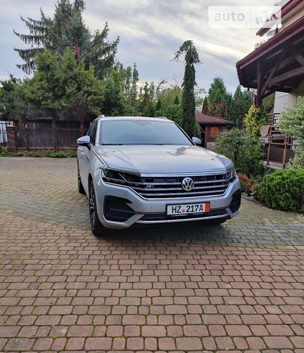 Внедорожник / Кроссовер Volkswagen Touareg 2018 в Мостиске