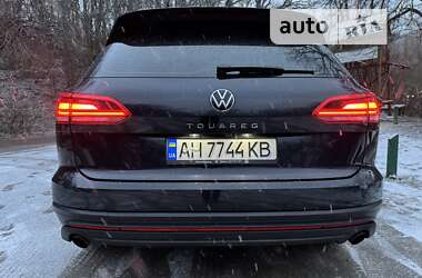 Позашляховик / Кросовер Volkswagen Touareg 2020 в Києві