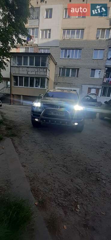 Внедорожник / Кроссовер Volkswagen Touareg 2004 в Львове