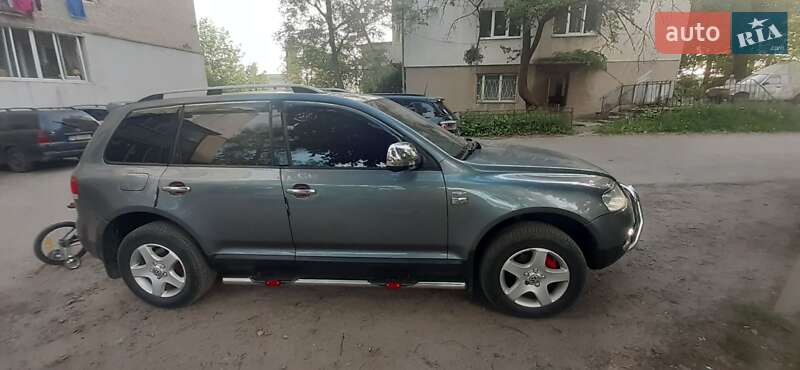 Внедорожник / Кроссовер Volkswagen Touareg 2004 в Львове