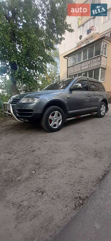 Внедорожник / Кроссовер Volkswagen Touareg 2004 в Львове