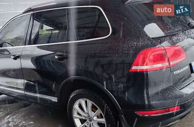 Внедорожник / Кроссовер Volkswagen Touareg 2013 в 