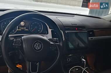Внедорожник / Кроссовер Volkswagen Touareg 2013 в 
