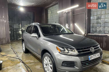 Внедорожник / Кроссовер Volkswagen Touareg 2011 в Радомышле