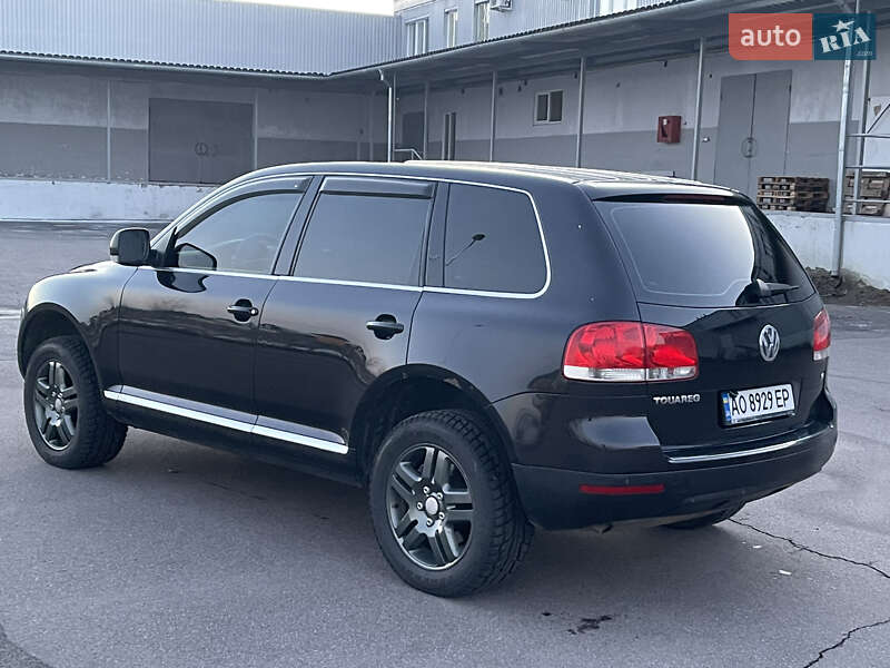 Внедорожник / Кроссовер Volkswagen Touareg 2006 в Хусте