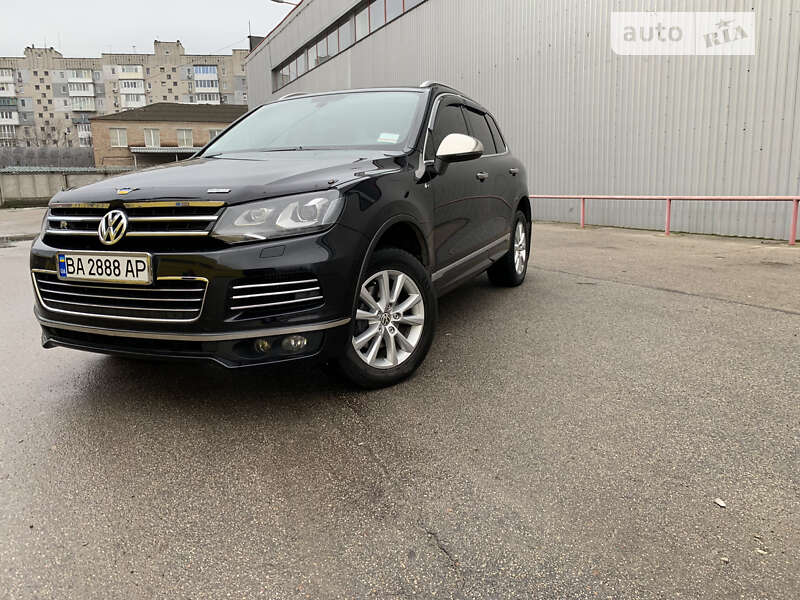 Внедорожник / Кроссовер Volkswagen Touareg 2012 в Кропивницком