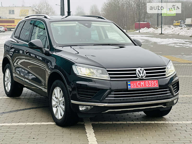 Внедорожник / Кроссовер Volkswagen Touareg 2016 в Львове