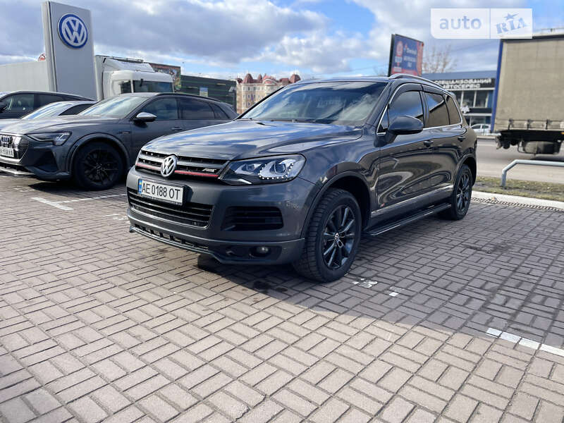 Позашляховик / Кросовер Volkswagen Touareg 2013 в Києві