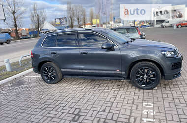 Позашляховик / Кросовер Volkswagen Touareg 2013 в Києві