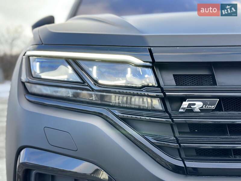 Внедорожник / Кроссовер Volkswagen Touareg 2019 в Днепре