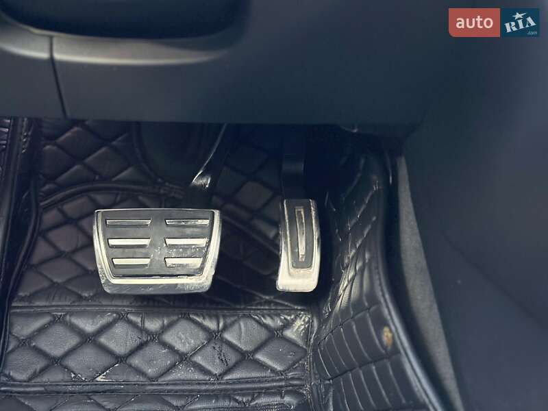 Внедорожник / Кроссовер Volkswagen Touareg 2019 в Днепре