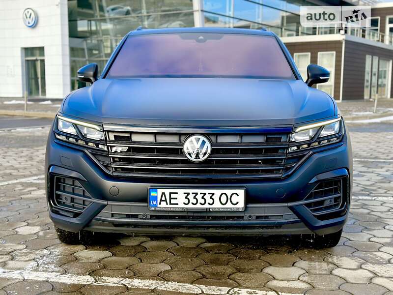 Позашляховик / Кросовер Volkswagen Touareg 2019 в Дніпрі