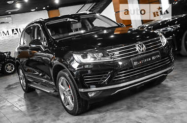 Внедорожник / Кроссовер Volkswagen Touareg 2016 в Одессе