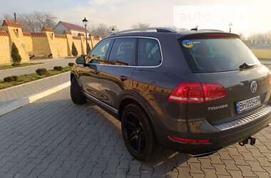 Внедорожник / Кроссовер Volkswagen Touareg 2012 в Измаиле