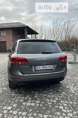 Внедорожник / Кроссовер Volkswagen Touareg 2011 в Тернополе