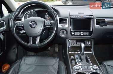 Внедорожник / Кроссовер Volkswagen Touareg 2017 в 