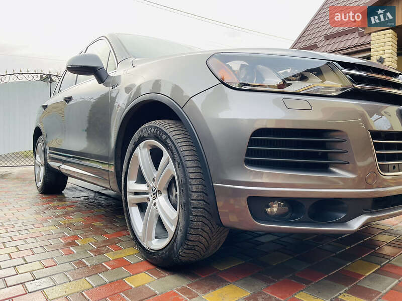Внедорожник / Кроссовер Volkswagen Touareg 2013 в Смеле