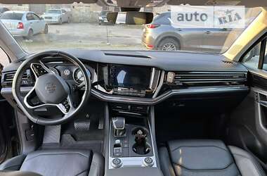 Позашляховик / Кросовер Volkswagen Touareg 2020 в Запоріжжі